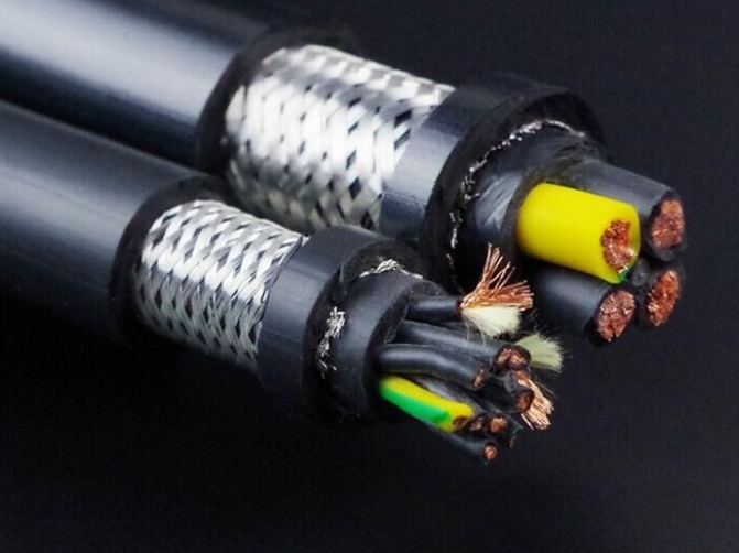 廣東起聯(lián)電纜來給大家介紹一下柔性電纜的種類及安裝要求.jpg